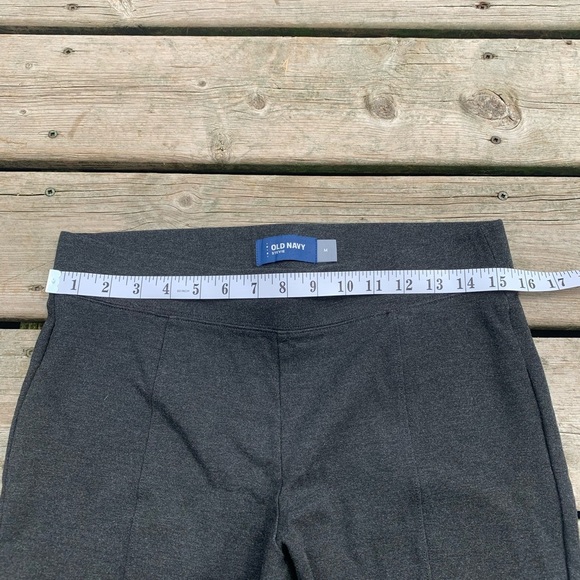 Old Navy Stevie Skinny Pants/Leggings - Size M - Dark Grey Ponte Knit - Picture 3 of 5